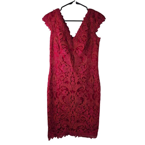 Tadashi Shoji Red Lace Sleeveless V-Neck Cocktail Dress Size 4 Elegant Floral - Picture 1 of 9